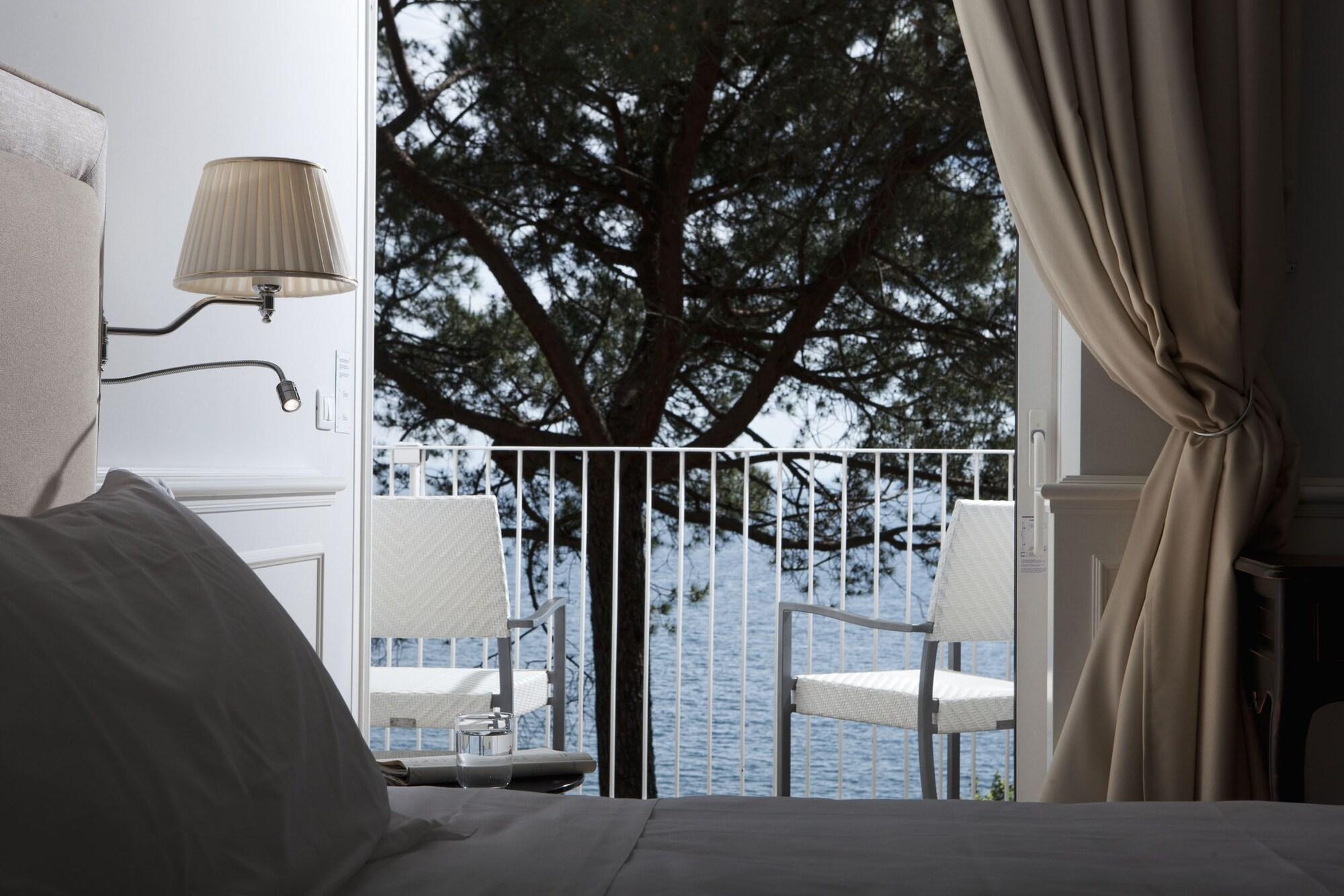 Hotel Riviera & Maximilian'S Триест Экстерьер фото