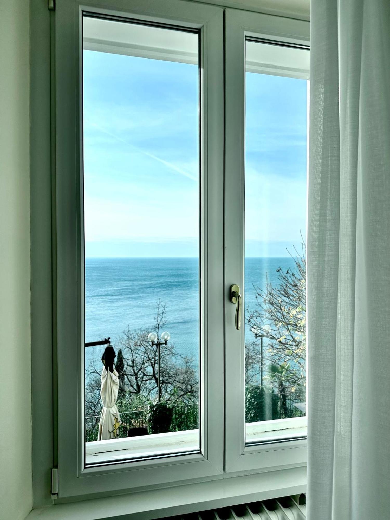 Hotel Riviera & Maximilian'S Триест Экстерьер фото