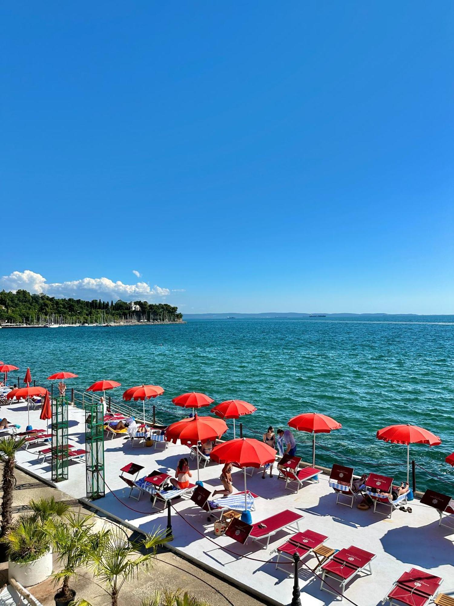 Hotel Riviera & Maximilian'S Триест Экстерьер фото
